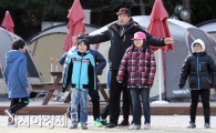 [포토] 류현진 '동심과 함께~'