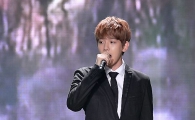 [포토]열창하는 EXO 백현