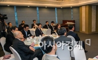 [포토]기업인 상대 강연하는 박원순 시장