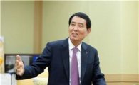 "부산·경남銀 당분간 '투뱅크 체제', 지역민과 소통하는 은행 만들 것"