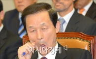 [포토]'간지러~'