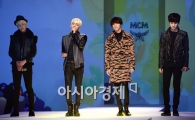 [포토]축하공연 펼치는 샤이니