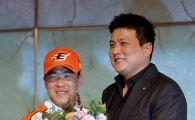 [포토] 정근우 '밥상은 내가 차려줄게~'