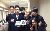 대국남아, 이적 1위 축하 인증사진 공개 '훈훈'