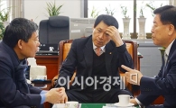 [포토]한자리에 모인 예결위
