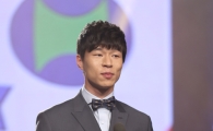 [포토] 김치곤, DF 부문 베스트11