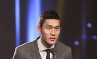 [포토] 수상 소감 밝히는 울산 이용