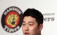 [포토] 입단 소감 밝히는 오승환