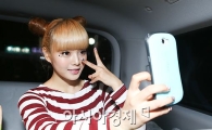 [포토]와썹 수진, '셀카는 이렇게~'(스타24시)