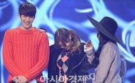 [포토]2NE1, 1위 퍼포먼스틑 '김우빈과 함께'