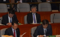 [포토]답변하는 현오석 부총리