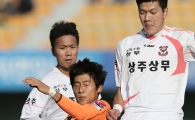 [포토] 슈팅 때리는 강원 최승인
