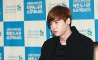 [포토]이종석, '심호흡 후' 팬사인회 시작합니다!