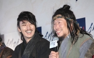 [포토]유해진, 옆자리가 하필이면 김남길 '폭소'