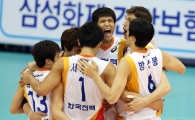 [포토] 포효하는 하경민 '서브 에이스!'