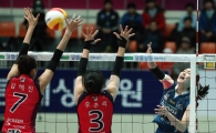 [포토] 스파이크 때리는 황민경