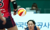 [포토] 김선영 '몸 던져 살려낸다'