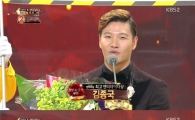 [KBS연예대상]문희준-김종국, 정보·쇼·오락 부문 최고 엔터테이너 상