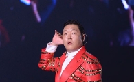 [포토]싸이, '더 큰 함성을 원해~'