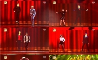 [SBS가요대전]호야·니엘·효성·은지, 박진영과 한무대 '후끈'