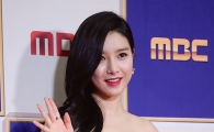 [포토]김소은, 가슴라인 돋보이는 드레스