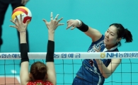 [포토] 스파이크 때리는 도로공사 김선영