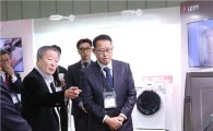 구본무 LG 회장, 새해 첫 현장경영은 주요 제품 점검