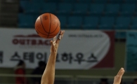 [포토] 심스 '점프볼 따냈어'
