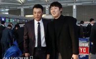 [포토] 포즈 취하는 이승엽-배영수