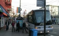 구글·애플·페북 통근버스 갈등…市 "정류장 이용료 내라" 