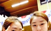 김연아 이상화 인증샷 "활짝 웃는 두 미녀…절친같네"