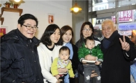 김한길 대표, 김기동 광진구청장 전통시장 찾아 설 준비 