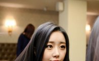 [포토]달샤벳 수빈, 거울 보는 모습도 예뻐~(스타24)