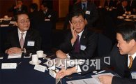 [포토]유통업계 관계자 만나는 김재홍 차관