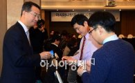 [포토]인사하는 김수천 아시아나항공 신임 대표