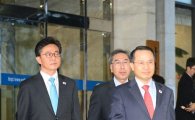 [포토]판문점으로 향하는 김규현 청와대 국가안보실 1차장 