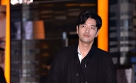 [포토]배수빈 '꽃을 든 남자'