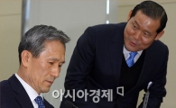 [포토]보고 받는 김관진 장관