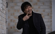 '방황하는 칼날' 이성민 스틸 공개, 촬영장 분위기 메이커 '반전 매력'