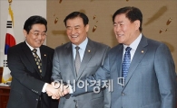 [포토]여야 원내대표 만나는 강창희 의장
