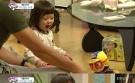 추사랑 셔플댄스, 뽀로로 인형 선물에 '춤이 절로' 
