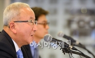 [포토]현오석 부총리, 외신기자 간담회