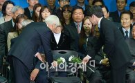 [포토]천안함용사 추모식 갖는 김한길·안철수 공동대표