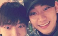 김수현 조승현 인증샷, "둘이 형제같네…별에서 온 한류스타?"
