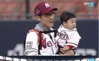 이휘재 쌍둥이 시구, 슈퍼맨 부자가 그라운드에 떴다