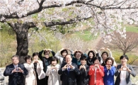 김주하 농협은행장, 여성지점장들과 벚꽃데이트