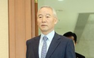 한국당 "남재준 사퇴…洪, 대선 승리할 '우파 적통' 분명해져"