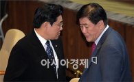 [포토]심각한 표정의 전병헌·최경환