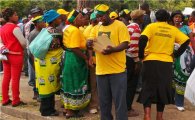 [포토]남아공 민주화 20주년…'흑인들만의 축제'