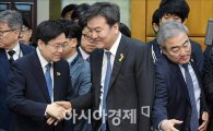 [포토]회의 참석하는 유진룡 장관